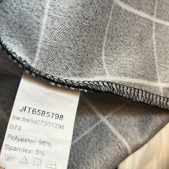 Shein Curve Plus Size Mini Short Sleeve Dress - Picture 13 of 13